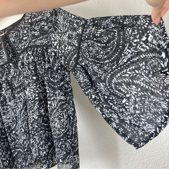 Lucky Brand Sheer Flowy Boho Top XS  Black and white Floral Bell Sleeves - Picture 8 of 16